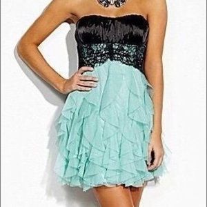 Teeze Me Ruffled Strapless dress, Sz. 3